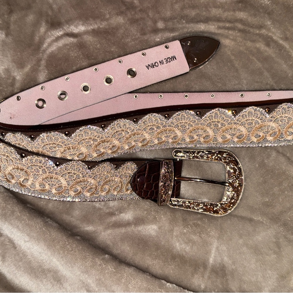 Elegant Lace-Trimmed Belt